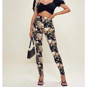 💕 SALE NEW! Size 6 Floral Print Split Hem Pants